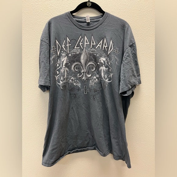 American Apparel Other - American Apparel - Men’s 2XL - Gray Graphic T-Shirt “Def Leppard”